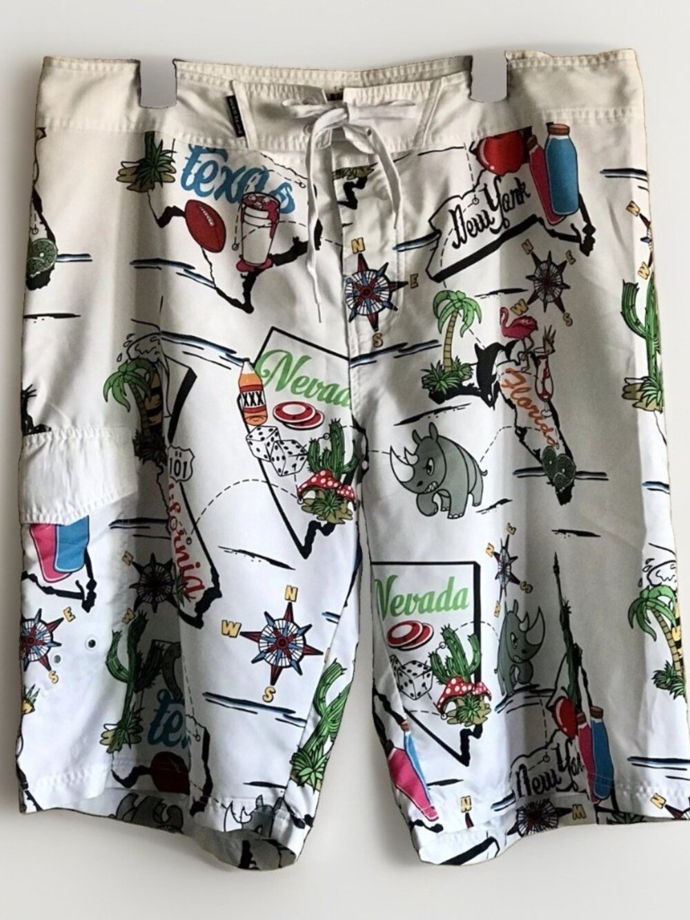 Ecko Unltd. Men's White Multi State Themed Print Board Shorts Size 34